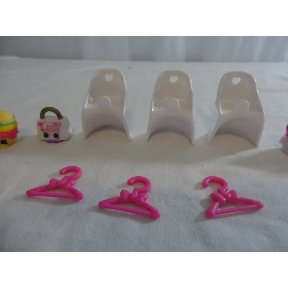 Shopkins Shopville Super Mall Shoppies Figures Acces Furniture and 4 Rare shopki